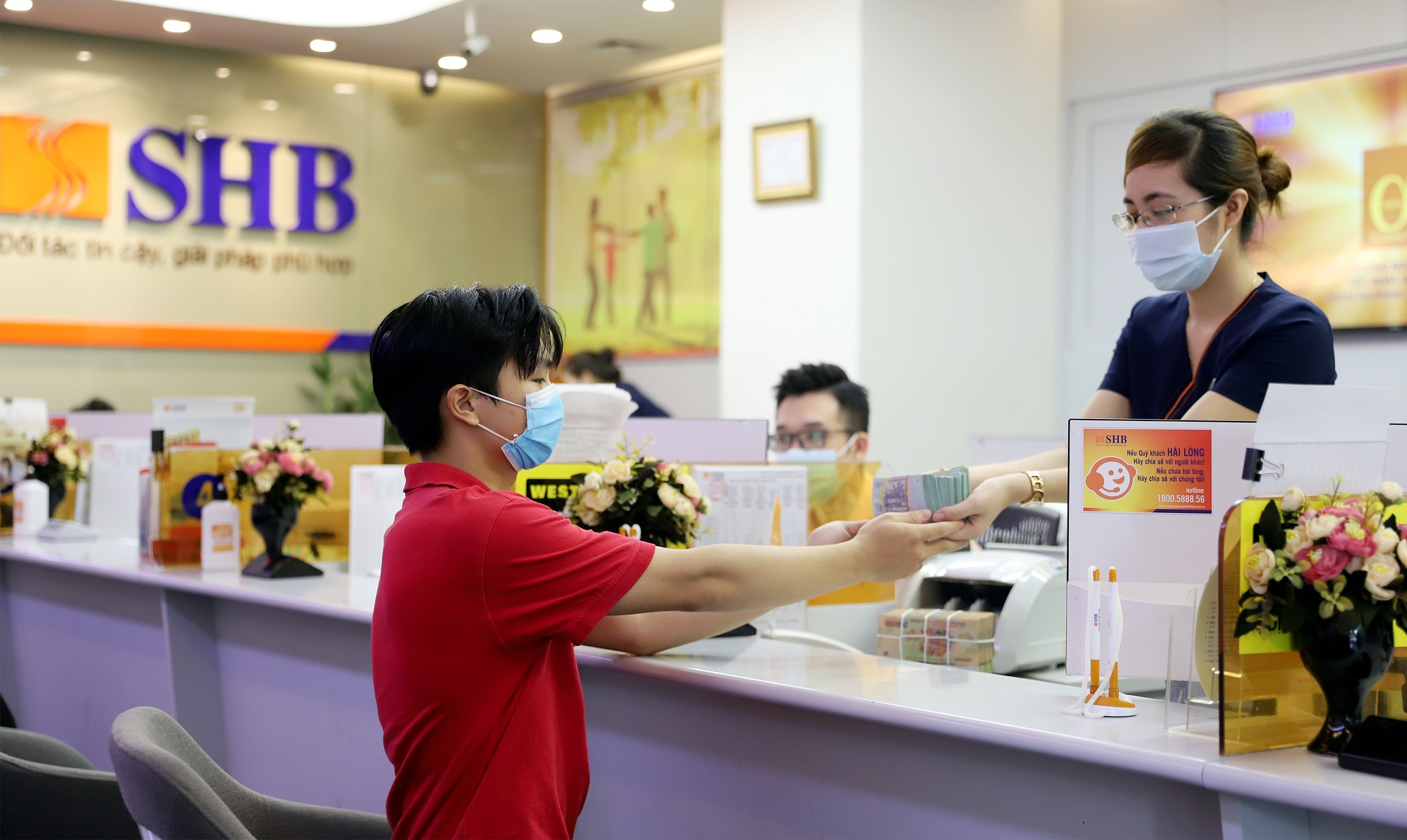 Số hóa ngân hàng và mục tiêu kết nối bền vững với khách hàng