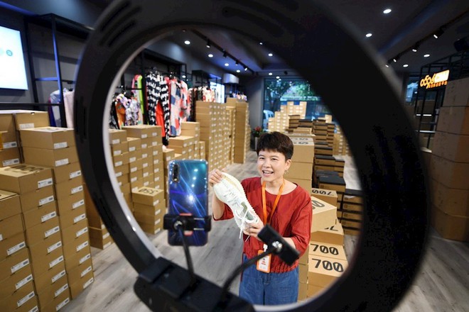 Mỗi ngày diễn ra 80.000 phiên livestream bán hàng trực tuyến