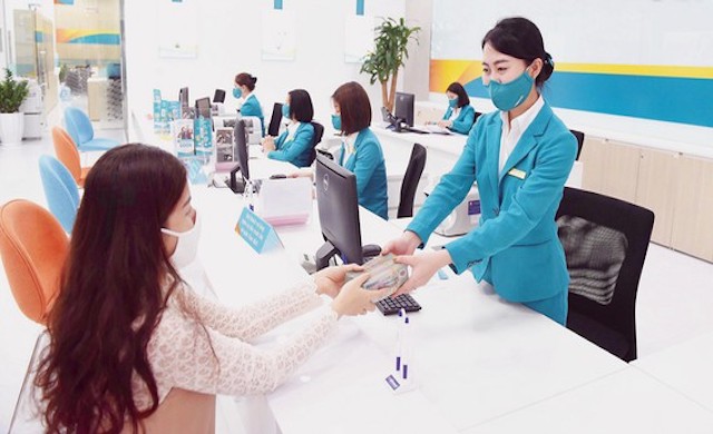 Chạy đua số hóa giúp ngân hàng 'hút' tiền gửi lớn