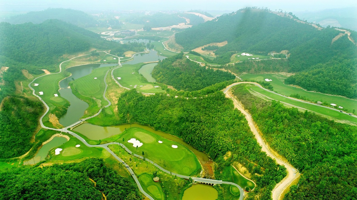 Bốn lợi thế của sân golf Hilltop Valley Golf Club
