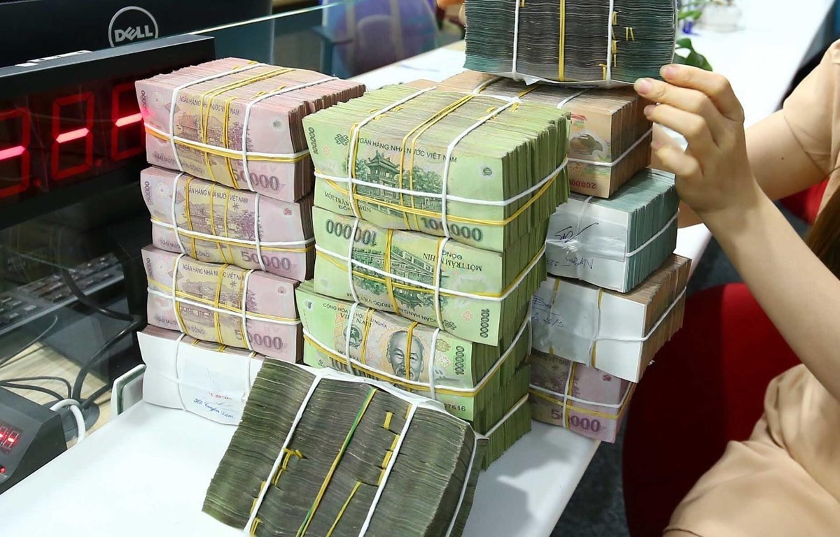 Hơn 1 triệu tỷ đồng lãi suất thấp: Doanh nghiệp mừng, ngân hàng lo