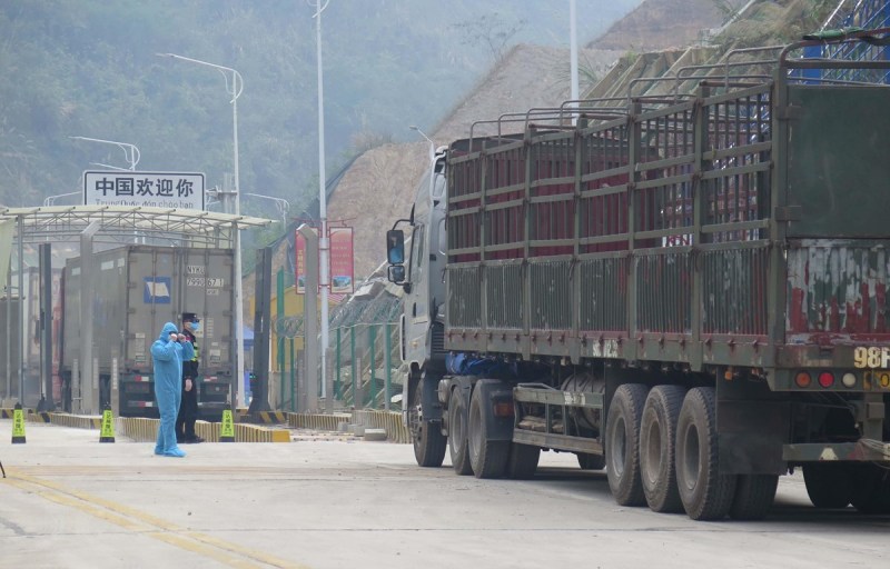 Giao thương Việt - Trung thêm căng thẳng nếu lái xe và nhân viên cửa khẩu Trung Quốc nghỉ sớm đón Tết