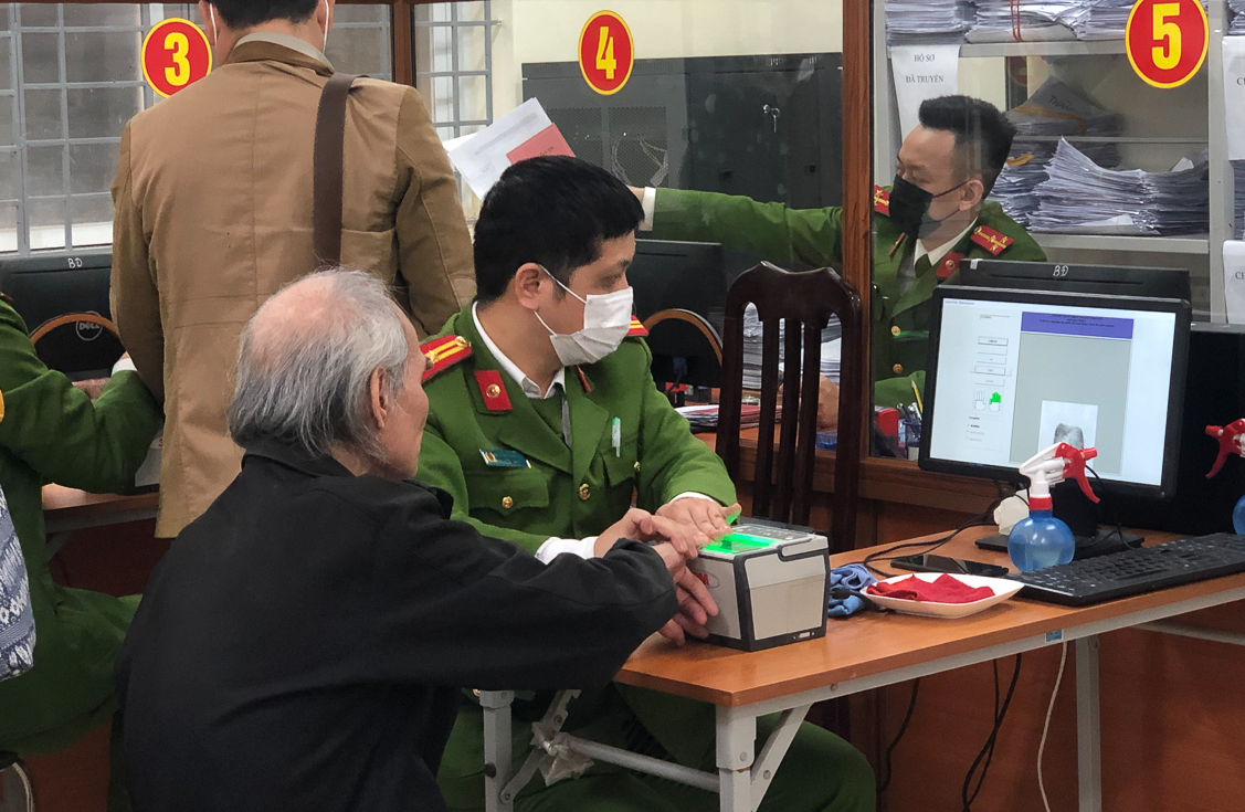 Từ 1/1/2022, 37 loại lệ phí được giảm lên tới 50%