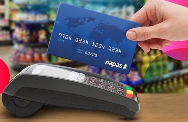 Vì sao chuyển đổi thẻ từ sang thẻ chip vẫn còn thấp?