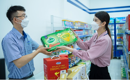 'Giấc Mơ Sữa Việt' – Hành trình mua sắm Tết Nhâm Dần của mọi gia đình