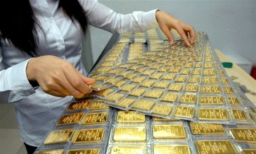 Giá vàng SJC tăng giảm không đồng nhất trong khi giá vàng thế giới tăng bứt phá