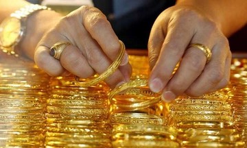 Giá vàng trong nước cao hơn thế giới khoảng 10 triệu đồng/lượng