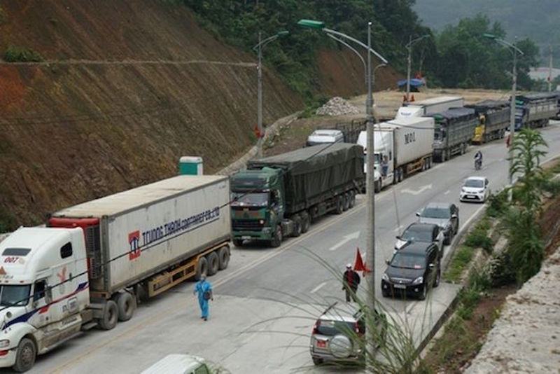 Lạng Sơn vẫn ùn ứ hàng nghìn xe nông sản