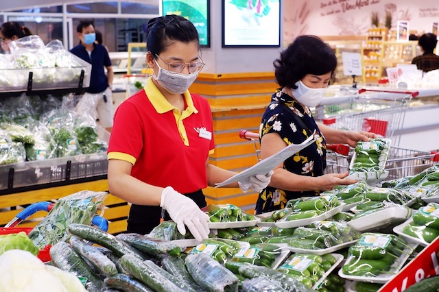 Giảm thuế VAT xuống 8%: 'Một mũi tên trúng hai đích'