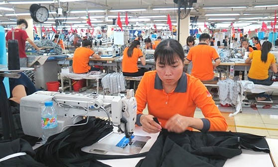 Dệt may 'hồi sinh' hậu Covid-19 nhưng không thể chủ quan