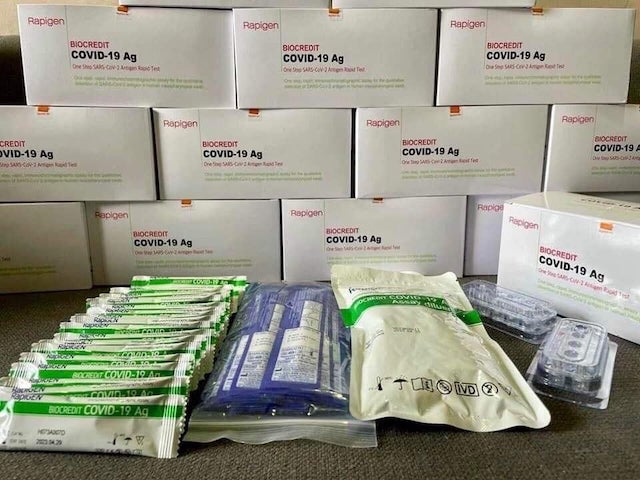 Bộ kit test Covid-19 'đắt như tôm tươi', giá nhảy loạn xạ