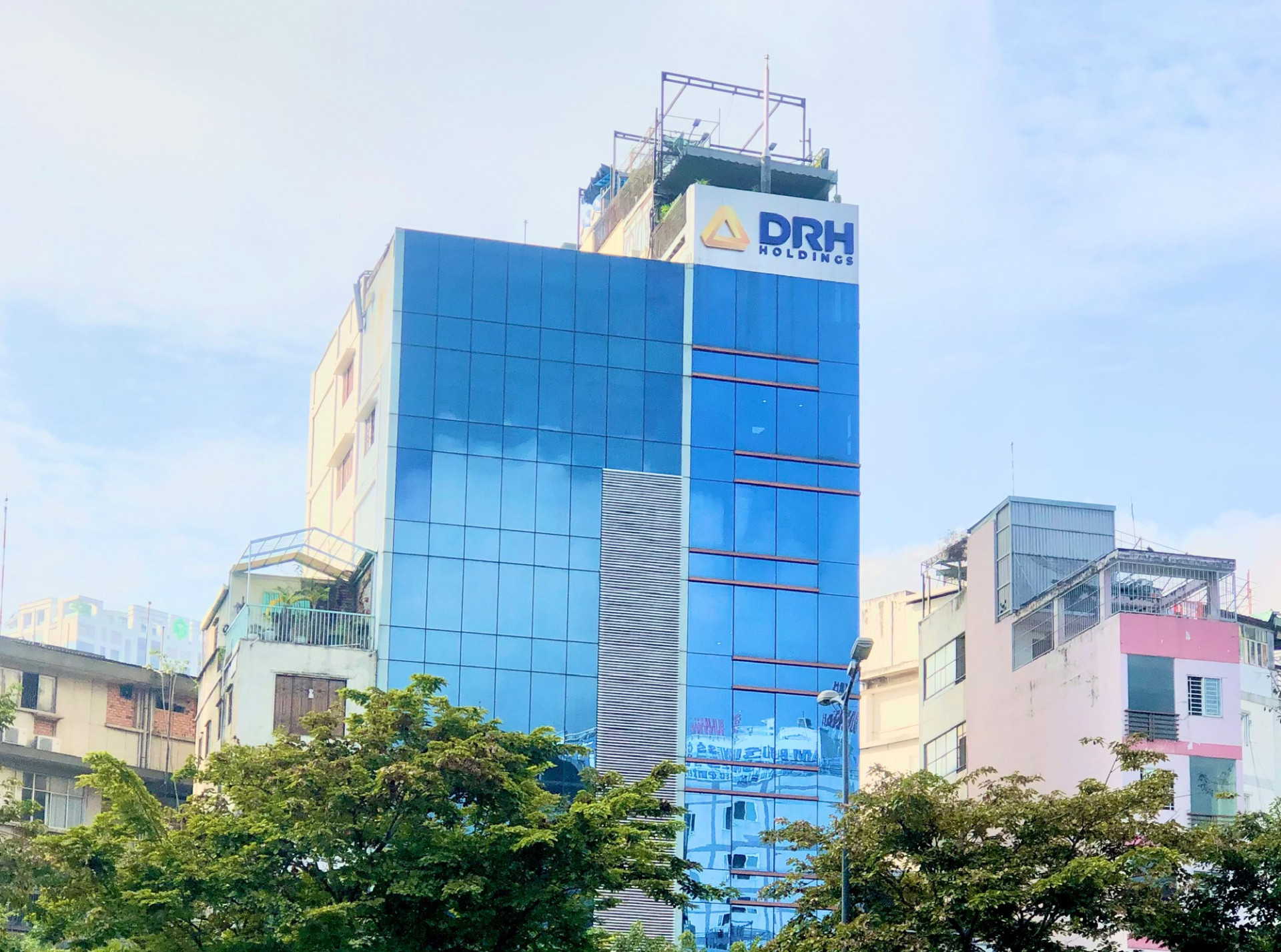 Đặt mục tiêu kinh doanh táo bạo, DRH Holdings đang mang 'giấc mơ hão huyền'?