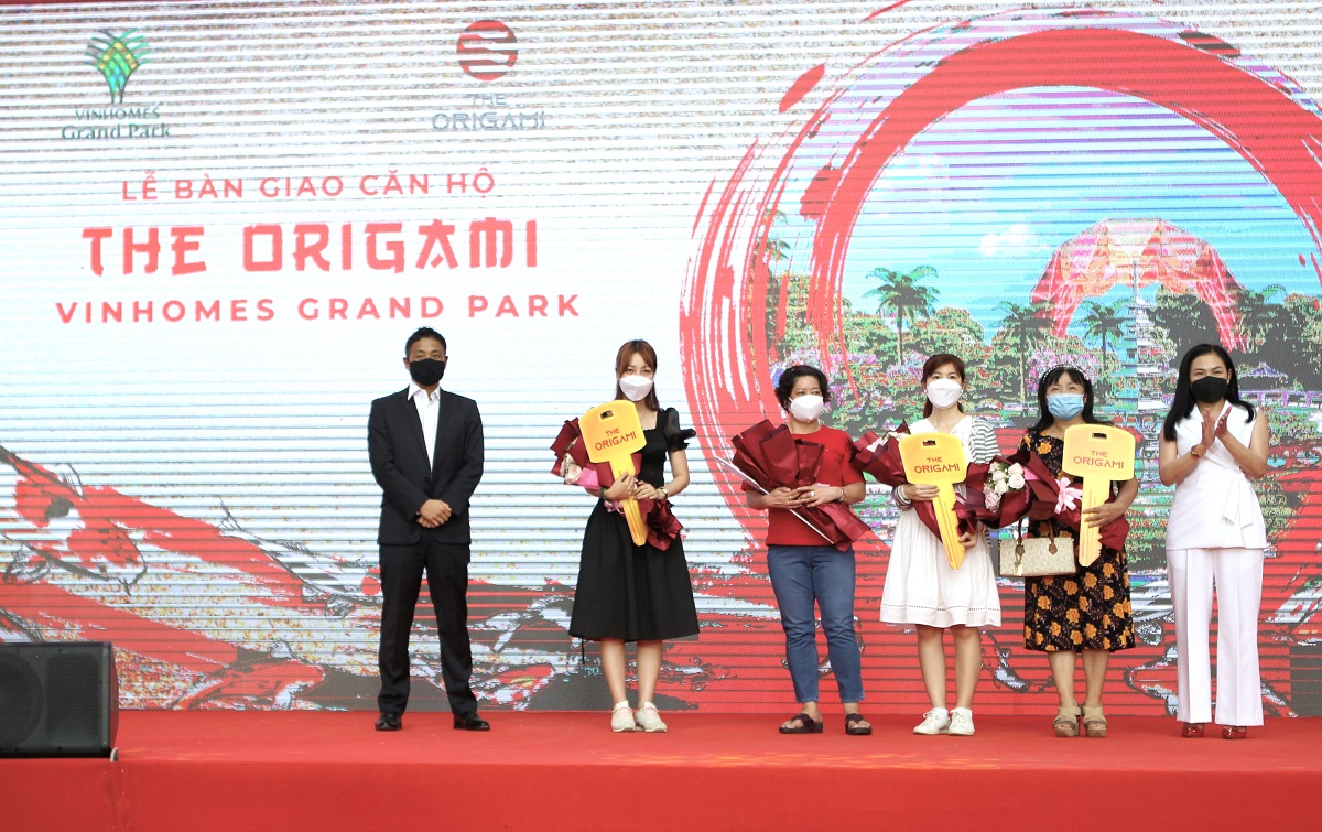 Vinhomes bàn giao căn hộ The Origami tới tay những cư dân đầu tiên