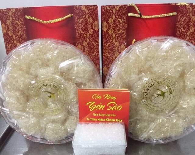 Tổ yến 'loạn giá' vì đồn thổi công dụng