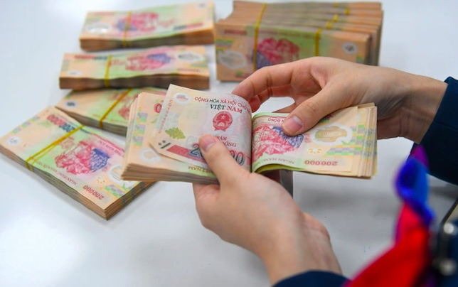 Tiền gửi của người dân tăng 1,95% trong một tháng