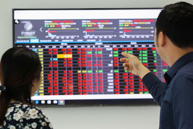 Cổ phiếu đầu cơ bị bán mạnh, VN-Index giảm hơn 7 điểm