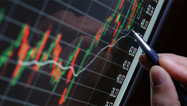 Cổ phiếu ‘họ FLC’ lại hút tiền, VN-Index lập đỉnh mới