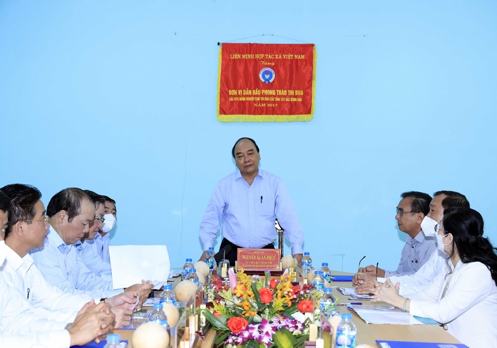 Chủ tịch nước thăm mô hình HTX tiêu biểu ở Tiền Giang