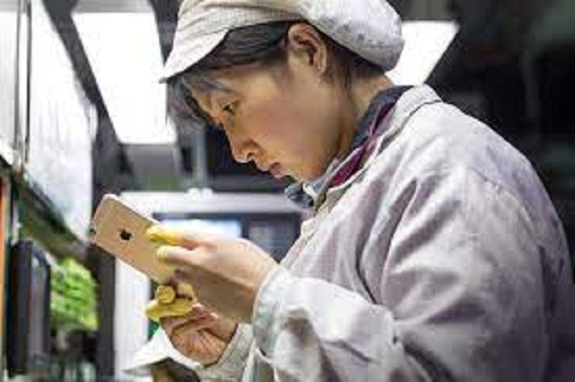 Nhà sản xuất iphone tạm dừng sản xuất tại Trung Quốc do ảnh hưởng của Covid-19