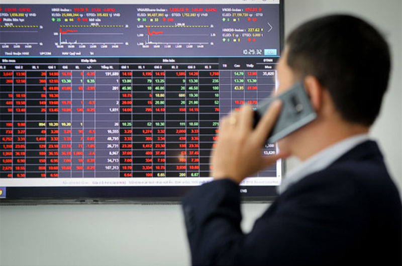 165 mã giảm kịch sàn, VN-Index mất mốc quan trọng 1.400 điểm