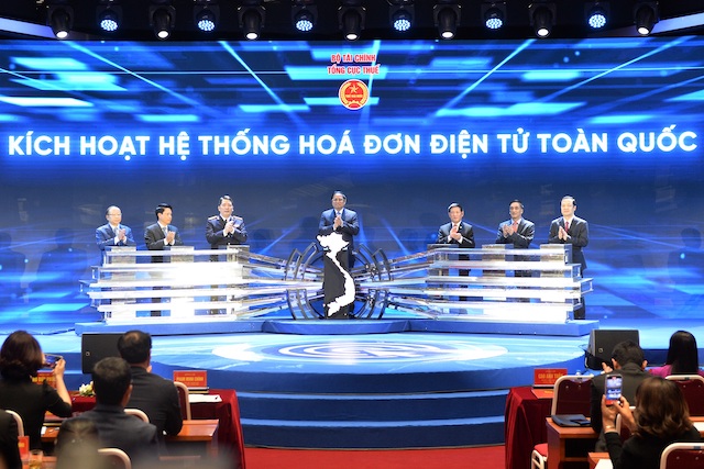 Lấy hóa đơn điện tử khi mua hàng, 3 người trúng thưởng 50 triệu đồng