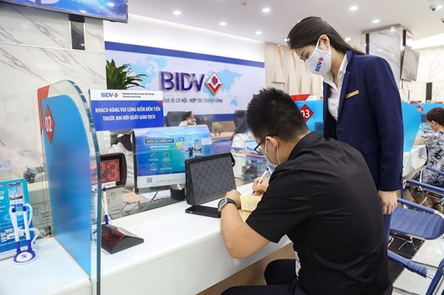 Xếp hạng lợi nhuận ngân hàng Việt có nhiều xáo trộn