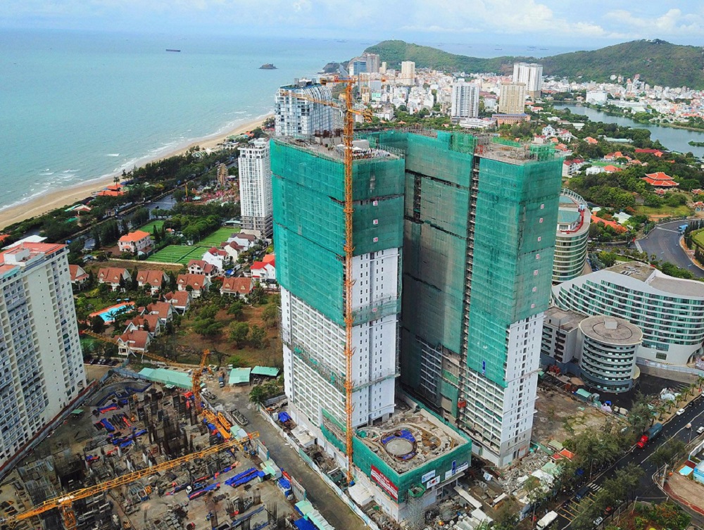 Doanh nghiệp xây lắp đối mặt với khó khăn kép