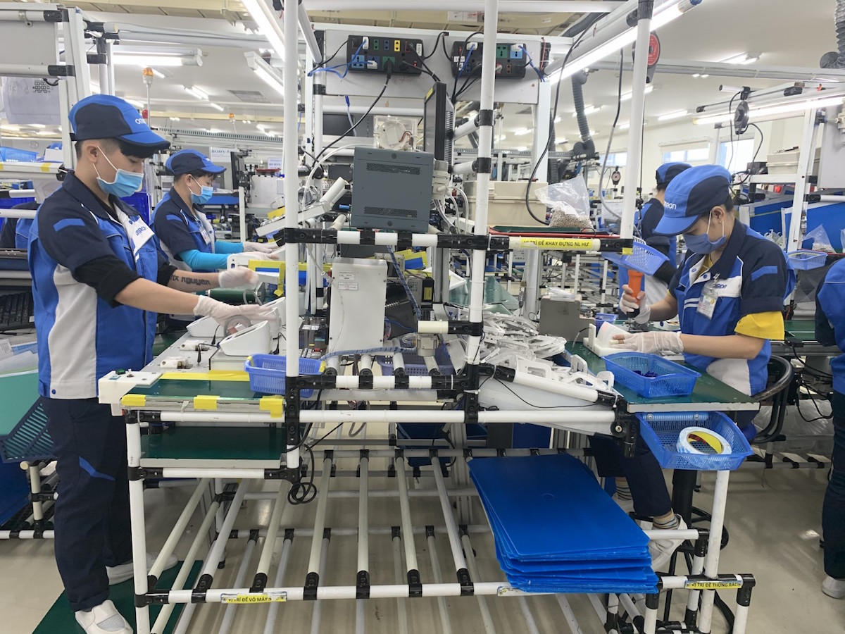 CPI tăng 2,25% do giá xăng dầu 'leo thang', khách quốc tế đến Việt Nam vẫn giảm 95% so với trước dịch COVID-19