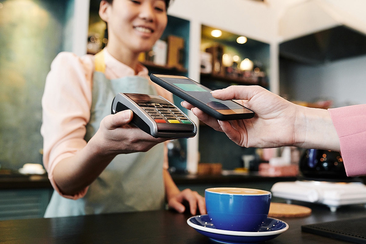 82% người tiêu dùng Việt sử dụng thẻ thanh toán.