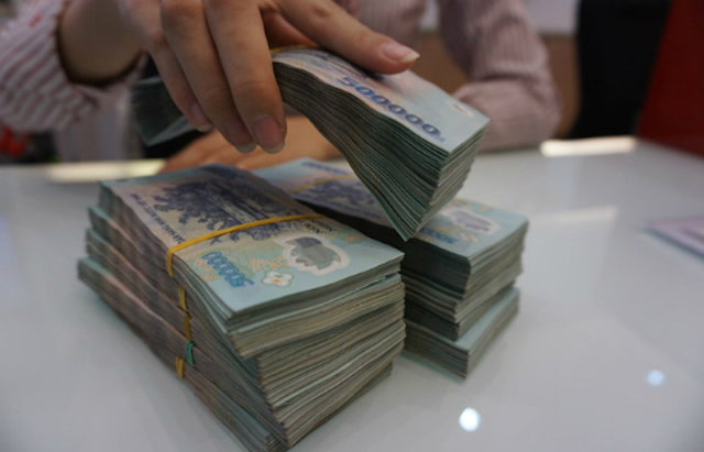 Tăng lãi suất huy động sẽ 'kích' lãi suất cho vay tăng?