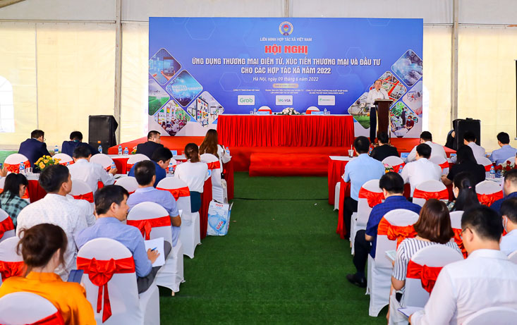 Dồn lực hỗ trợ HTX ứng dụng thương mại điện tử