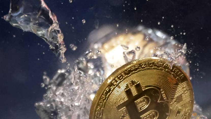 Bitcoin tăng trở lại trên 20.400 đô la, Ethereum vượt quá 1.100 đô la