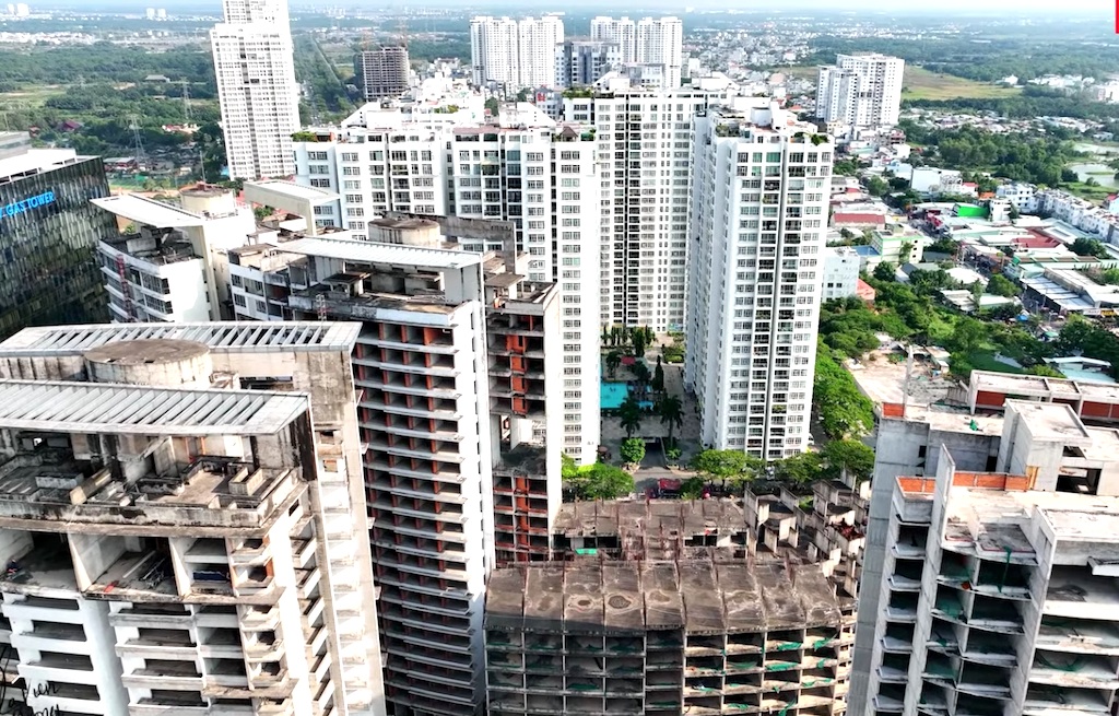 Thực hư rủi ro nợ xấu bất động sản nhìn từ chuyện loạt ngân hàng phát mại tài sản
