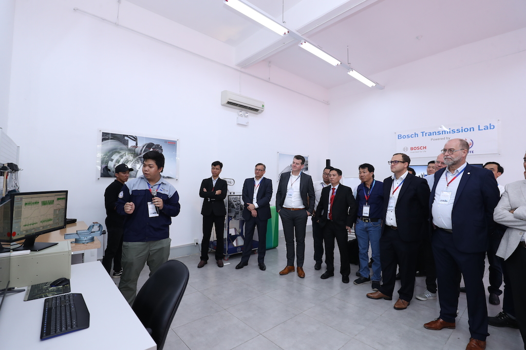 Bosch và trường Đại học Sư phạm Kỹ thuật Tp.HCM ra mắt Phòng thí nghiệm Hộp số truyền động vô cấp CVT