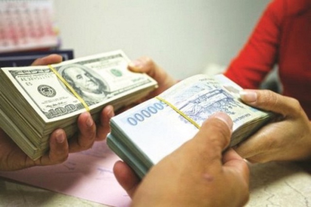 Tiền đồng mất giá có đáng lo?