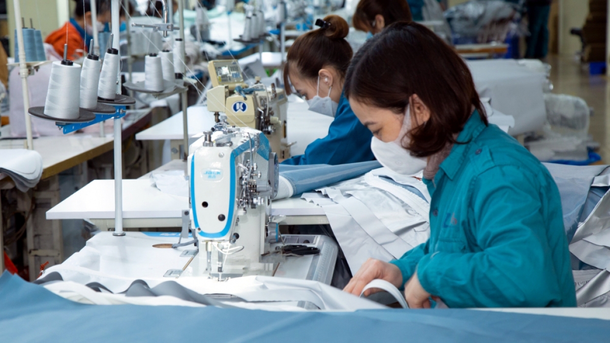 Xuất khẩu lo giảm tốc vì lạm phát nóng trên toàn cầu