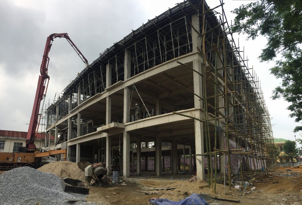 Giá vật liệu xây dựng tăng mạnh, nhà thầu gặp khó
