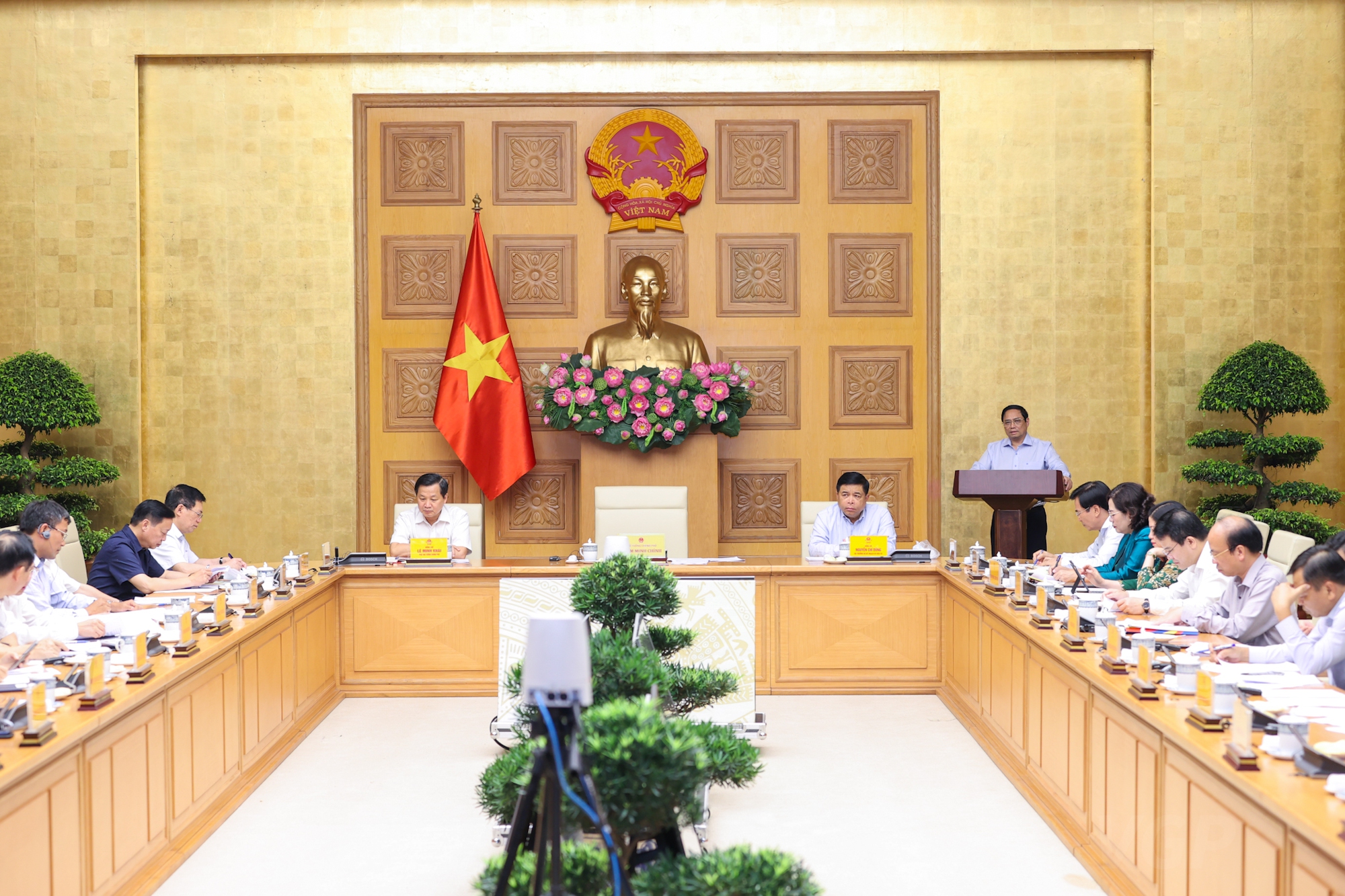 Thủ tướng chủ trì cuộc thảo luận về điều hành kinh tế vĩ mô
