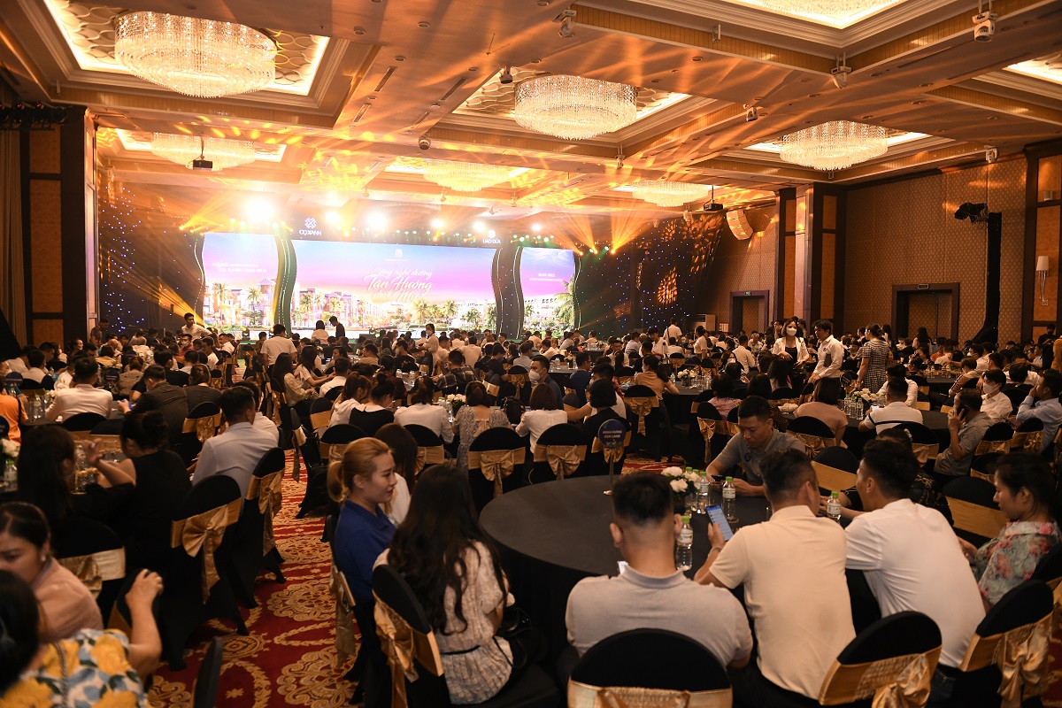 Sôi động phiên mở bán 2 phân khu nghỉ dưỡng chất Mỹ tại Vinhomes Ocean Park 2 – The Empire