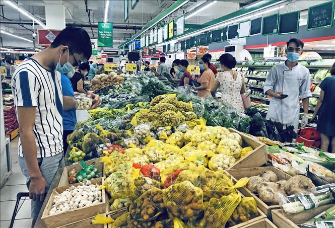 'Ghìm cương' lãi suất cho vay, 'tiếp sức' cho doanh nghiệp bình ổn giá hàng hoá