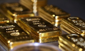 Vàng miếng SJC ‘vênh’ với thế giới 16,5 triệu đồng/lượng