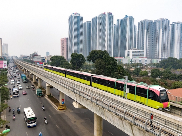 Nợ công của Việt Nam giảm mạnh nhưng vẫn tiềm ẩn rủi ro