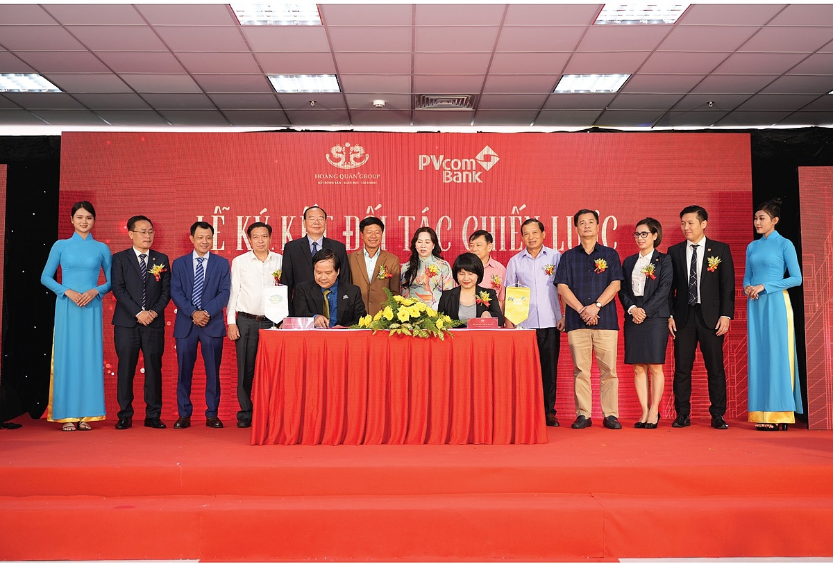 PVcomBank ký kết hợp tác với Tập đoàn Hoàng Quân, đồng hành cùng người dân trong các dự án nhà ở xã hội