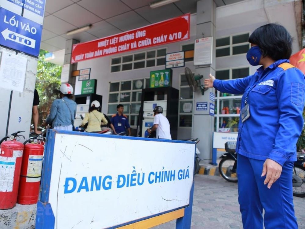 Phó Thủ tướng yêu cầu điều hành giá xăng dầu công khai, minh bạch, đúng pháp luật