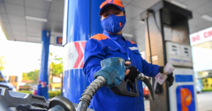 Bộ trưởng Bộ Công Thương: Giá xăng dầu giảm, nguồn cung nhiều mà bảo thiếu là phi lý