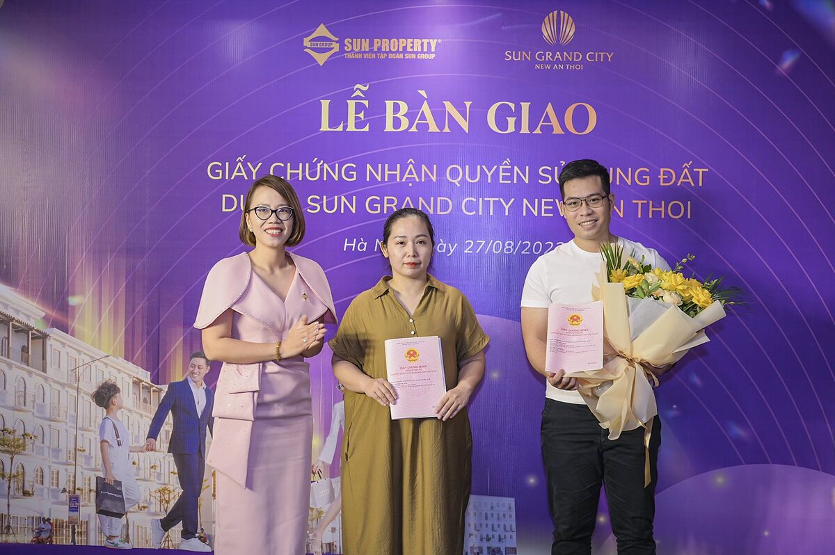Những cư dân đầu tiên nhận sổ đỏ tại khu đô thị đầu tiên ở Phú Quốc