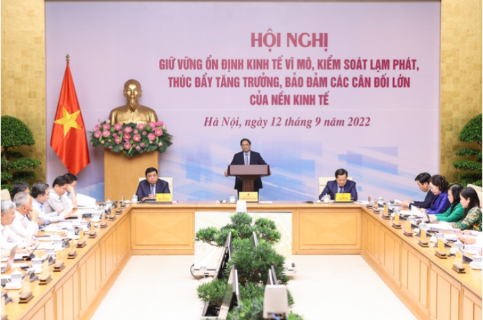 Tìm giải pháp điều hành kinh tế vĩ mô thích ứng tình hình mới