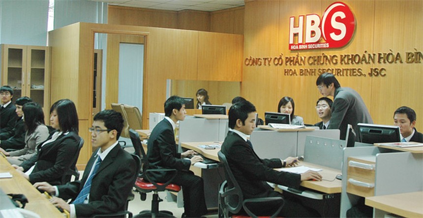 Cảnh báo đối tượng lừa đảo mạo danh lãnh đạo và làm giả con dấu, làm giả website Công ty Cổ phần Chứng khoán Hoà Bình
