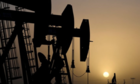 Giá dầu giảm trong bối cảnh đồng đôla mạnh đang đặt ra những lo ngại kinh tế