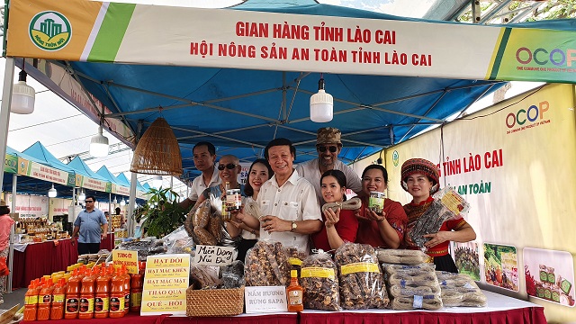 Thăng hạng sản phẩm OCOP góp phần xây dựng nông thôn mới